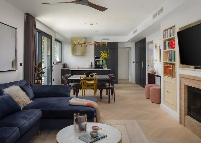 By Splendida Palace Apartment *