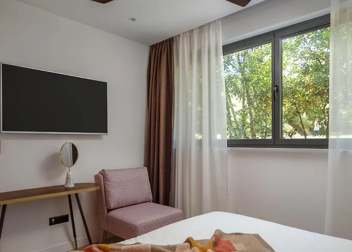 By Splendida Palace * Split