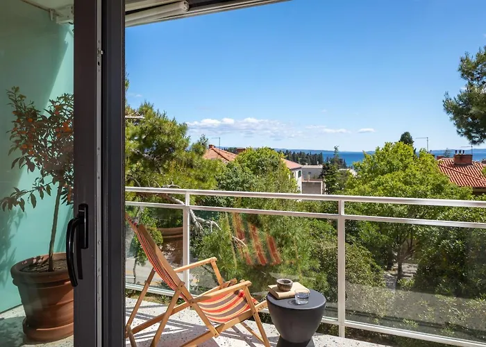 By Splendida Palace Apartment