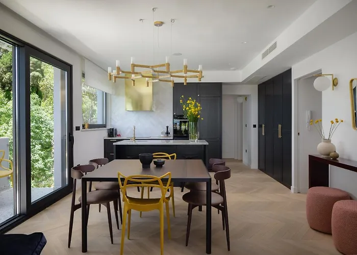 By Splendida Palace Apartment