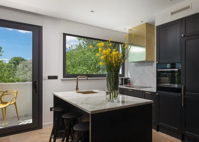 Apartment By Splendida Palace