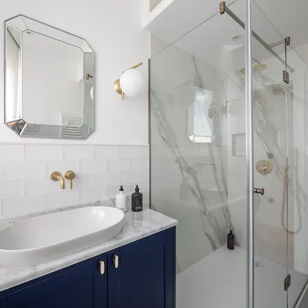 By Splendida Palace アパート